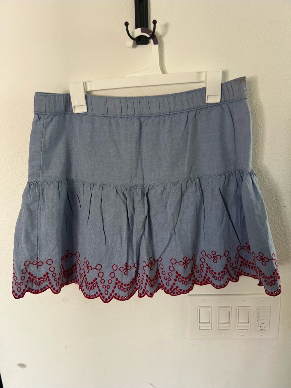 Vineyard Vines Light Blue Mini Skirt with Red Embroidered Hem